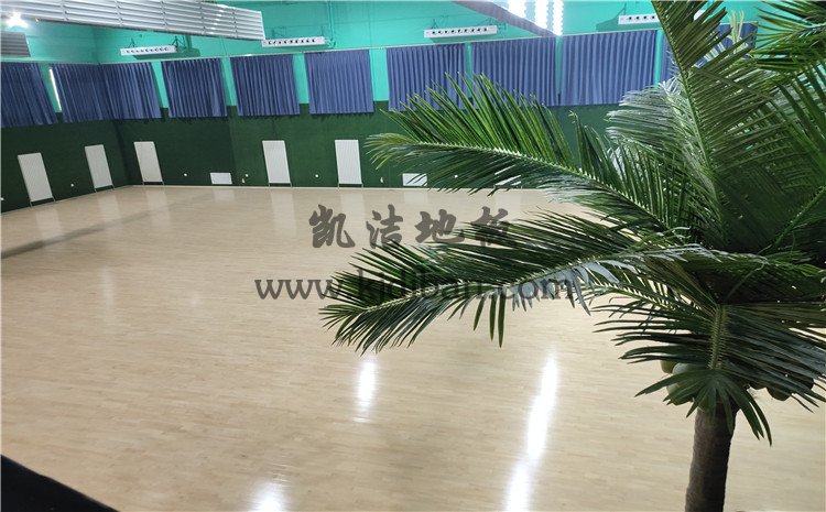 北京宏偉順通羽毛球館木地板——凱潔運(yùn)動木地板