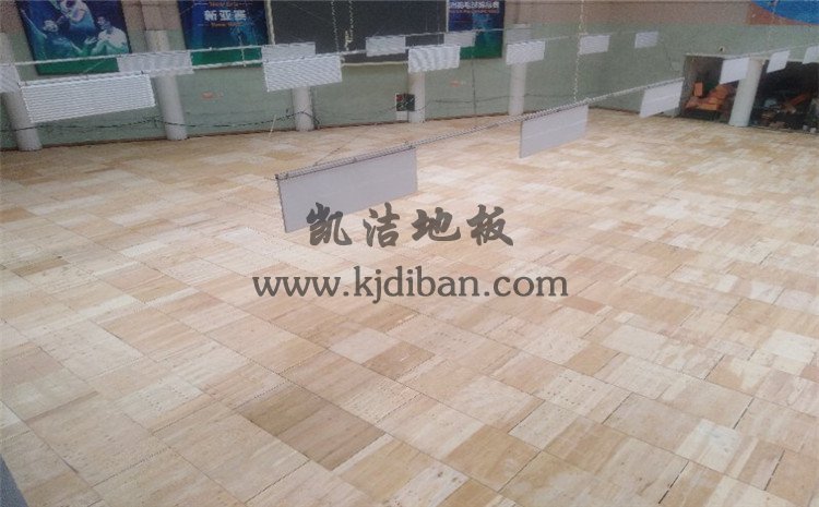 湖北武漢體育中心運(yùn)動(dòng)木地板項(xiàng)目-凱潔實(shí)木運(yùn)動(dòng)地板廠家
